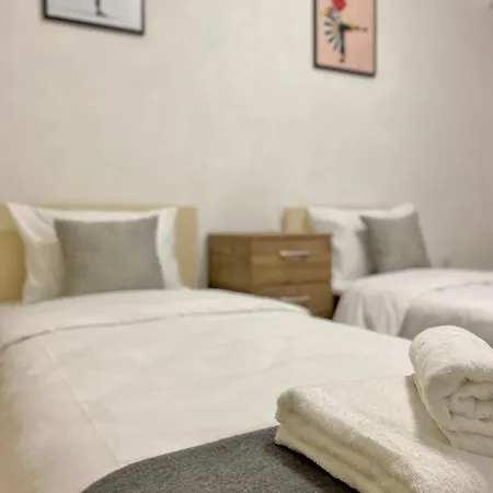 아파트 Spacious & Cozy 2 Bed With Work Space & Fast Wi-fi