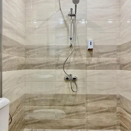 דירה Spacious & Cozy 2 Bed With Work Space & Fast Wi-fi *