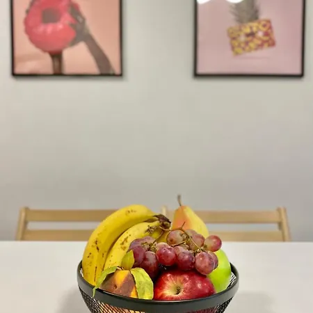 דירה Spacious & Cozy 2 Bed With Work Space & Fast Wi-fi *