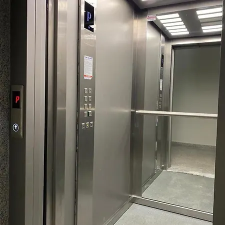 דירה Spacious & Cozy 2 Bed With Work Space & Fast Wi-fi