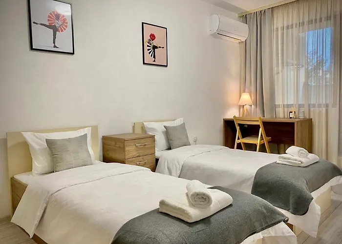 Apartament Spacious & Cozy 2 Bed With Work Space & Fast Wi-fi