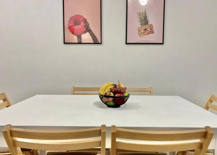 Spacious & Cozy 2 Bed With Work Space & Fast Wi-fi Apartament *