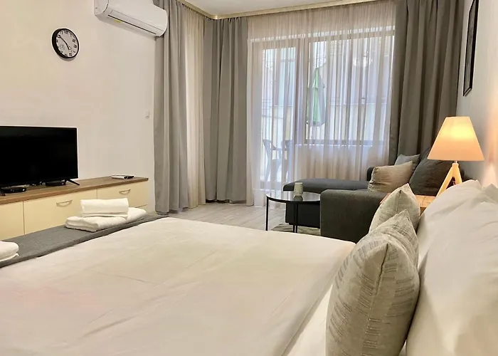 Spacious & Cozy 2 Bed With Work Space & Fast Wi-fi Apartament *